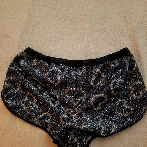 Shorts - Picture 2 of 2